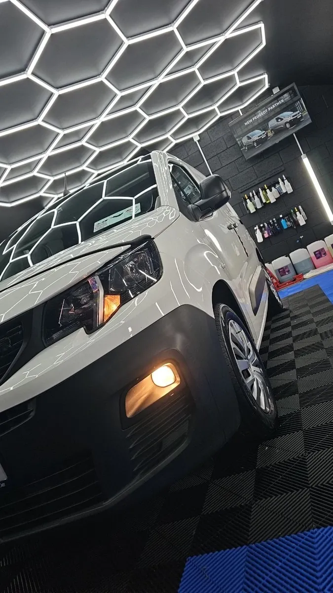 Peugeot Partner Premium Edition - Image 3