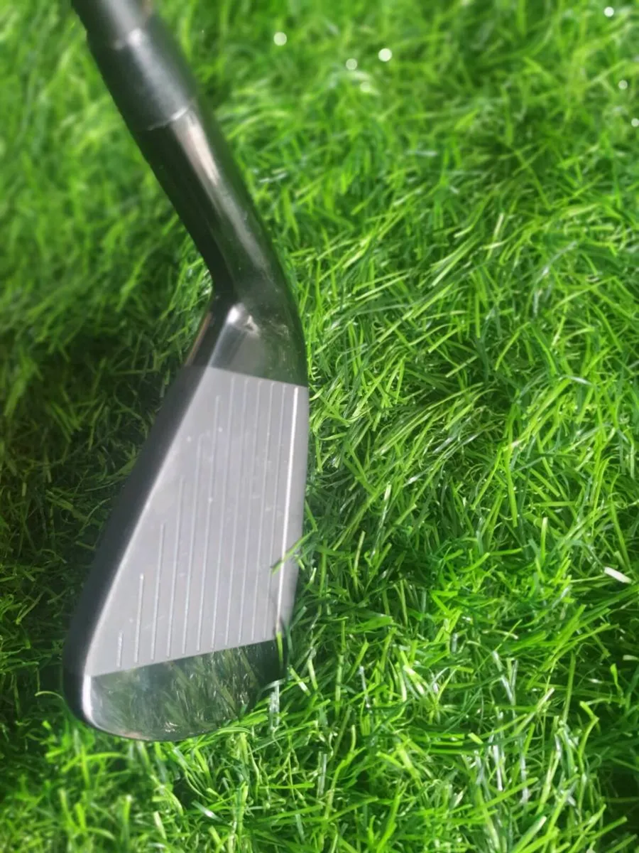 MCGREGOR 18o DRIVING IRON - Image 1