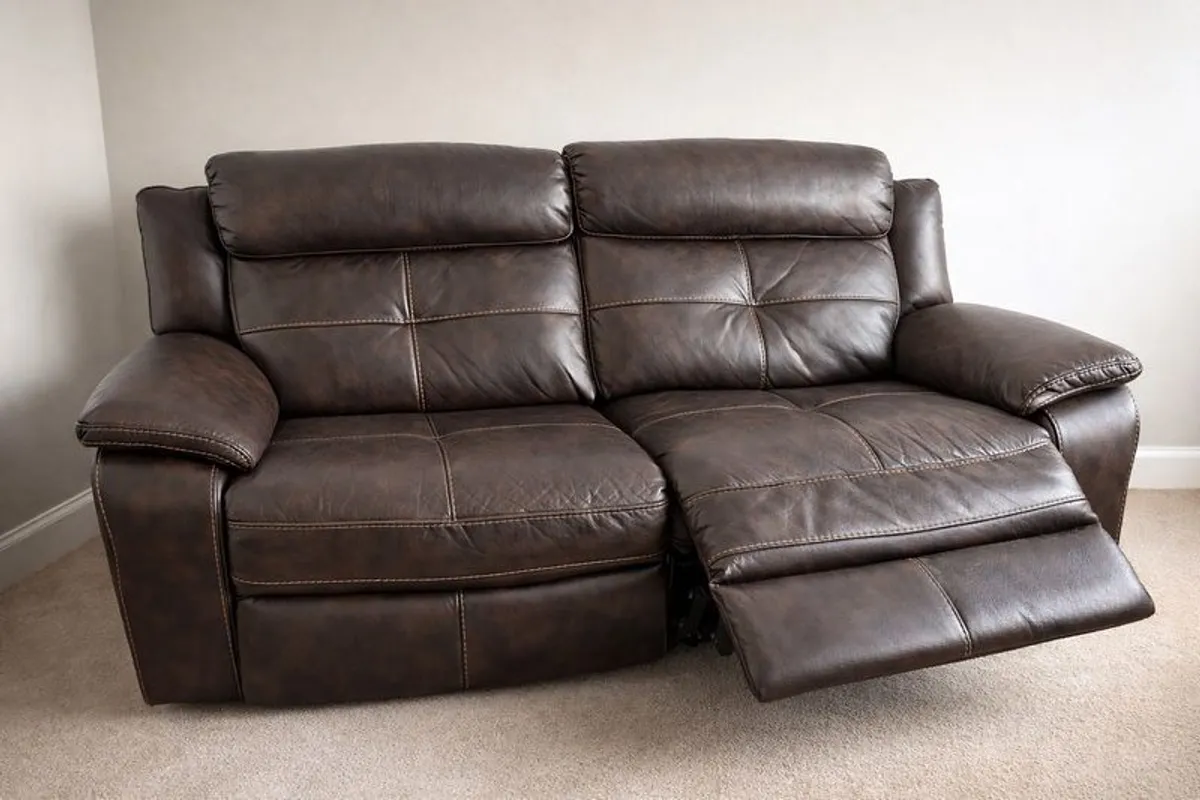 Recliner sofa