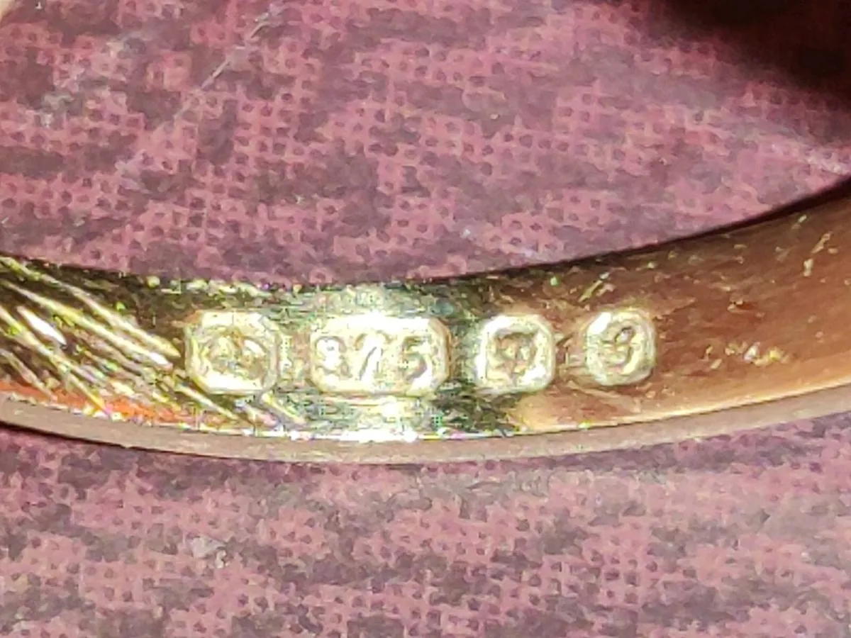 GLITTERY TRELLIS CARNELIAN, 9CT THICK Gold Ring ! - Image 3