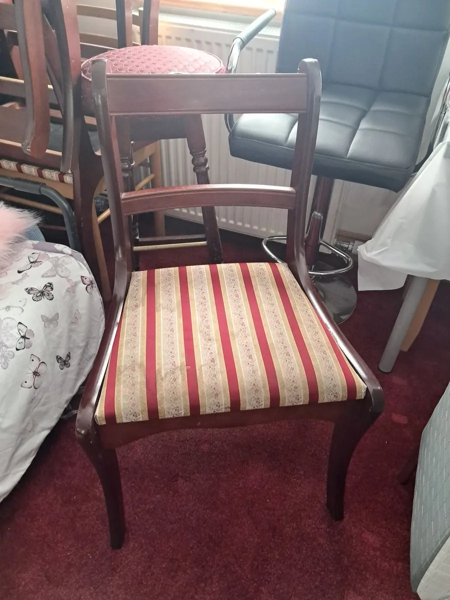 TABLE AND 4 CHAIRS. LEITRIM. PERFECT. NO SPACE - Image 2