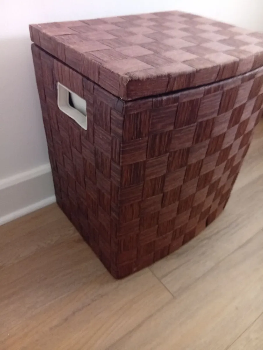 Quality Laundry Woven Hamper Basket - Image 1