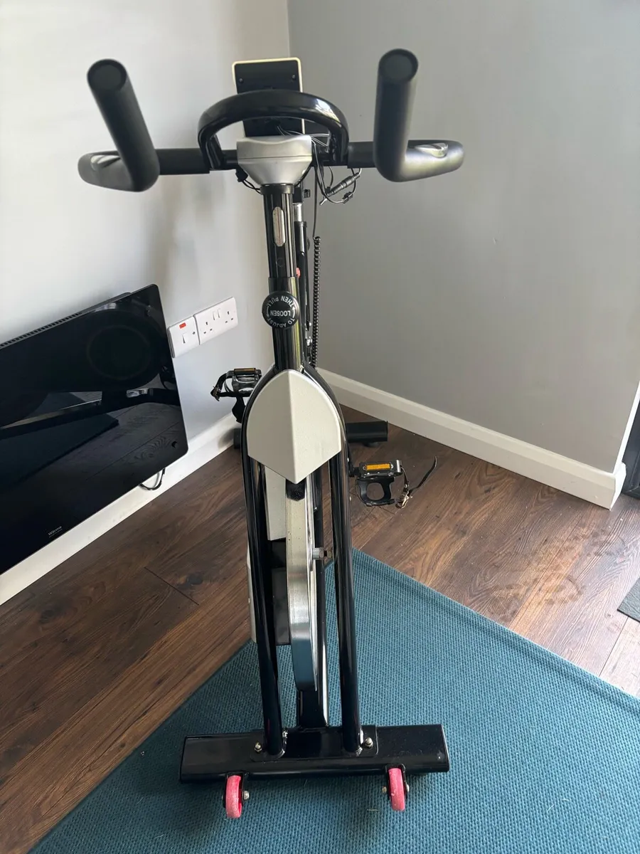 Exercise bike - Image 4
