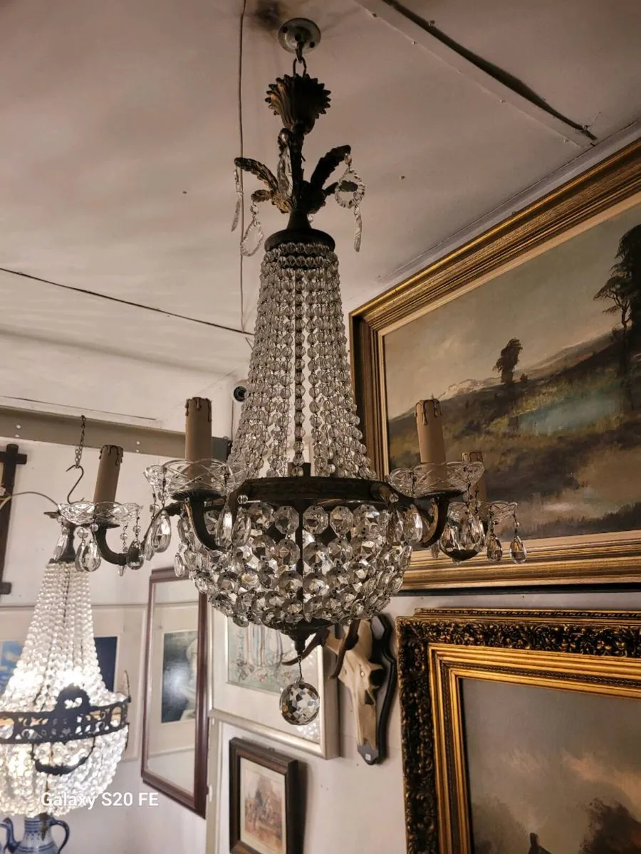 3 French crystal chandaliers 250 eu.each - Image 2