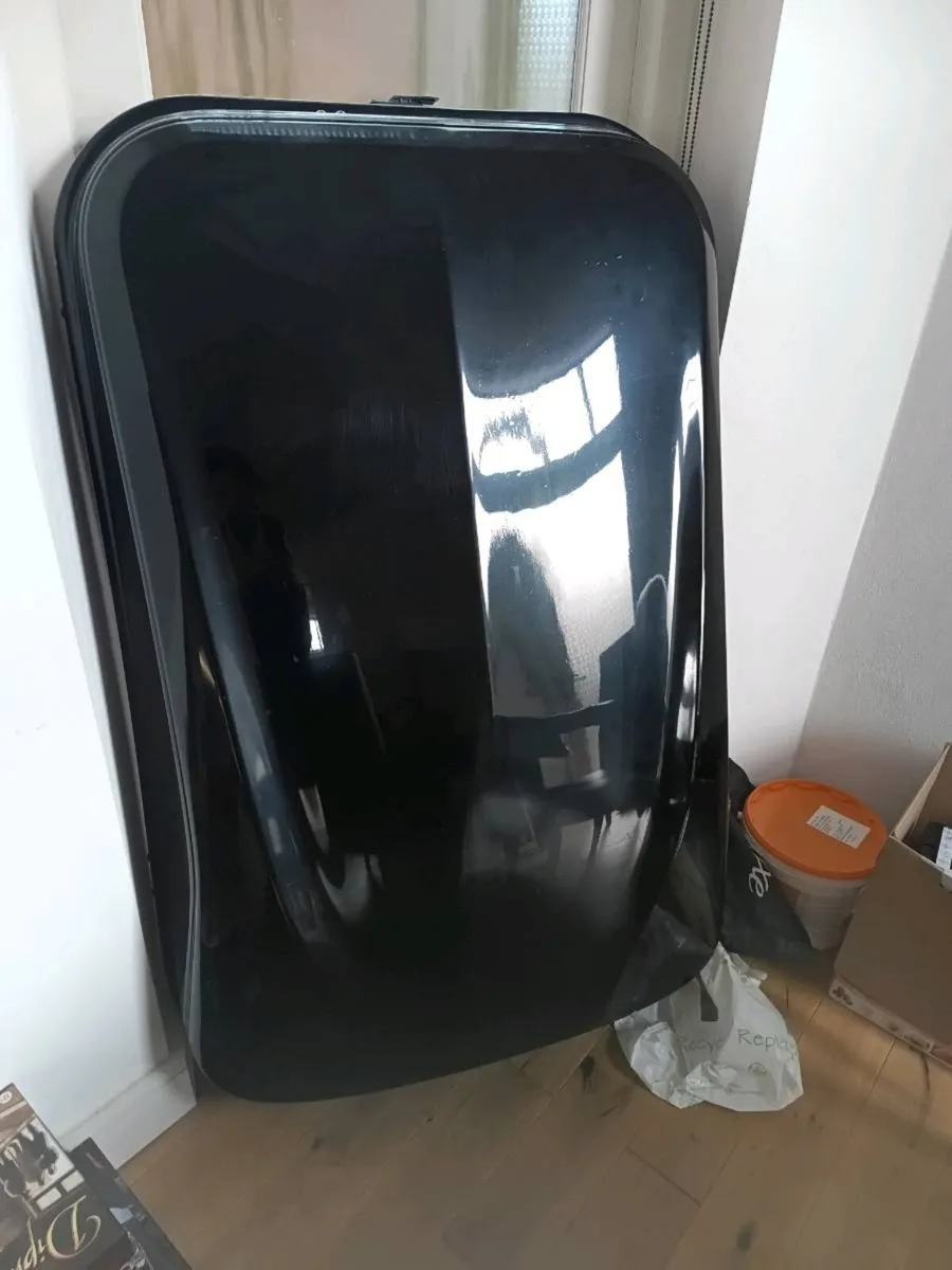 Roof rack and rails - Image 1