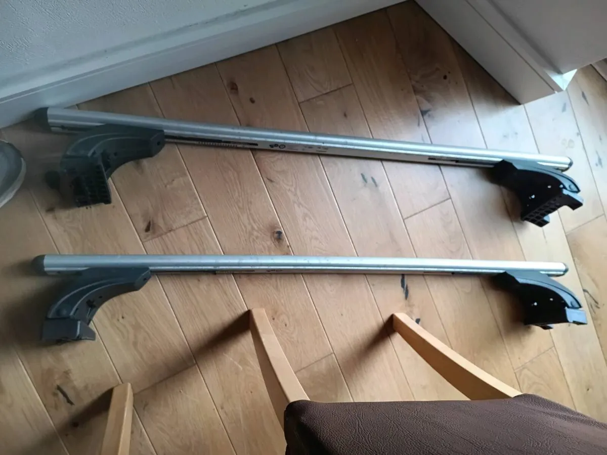 Roof rack and rails - Image 2
