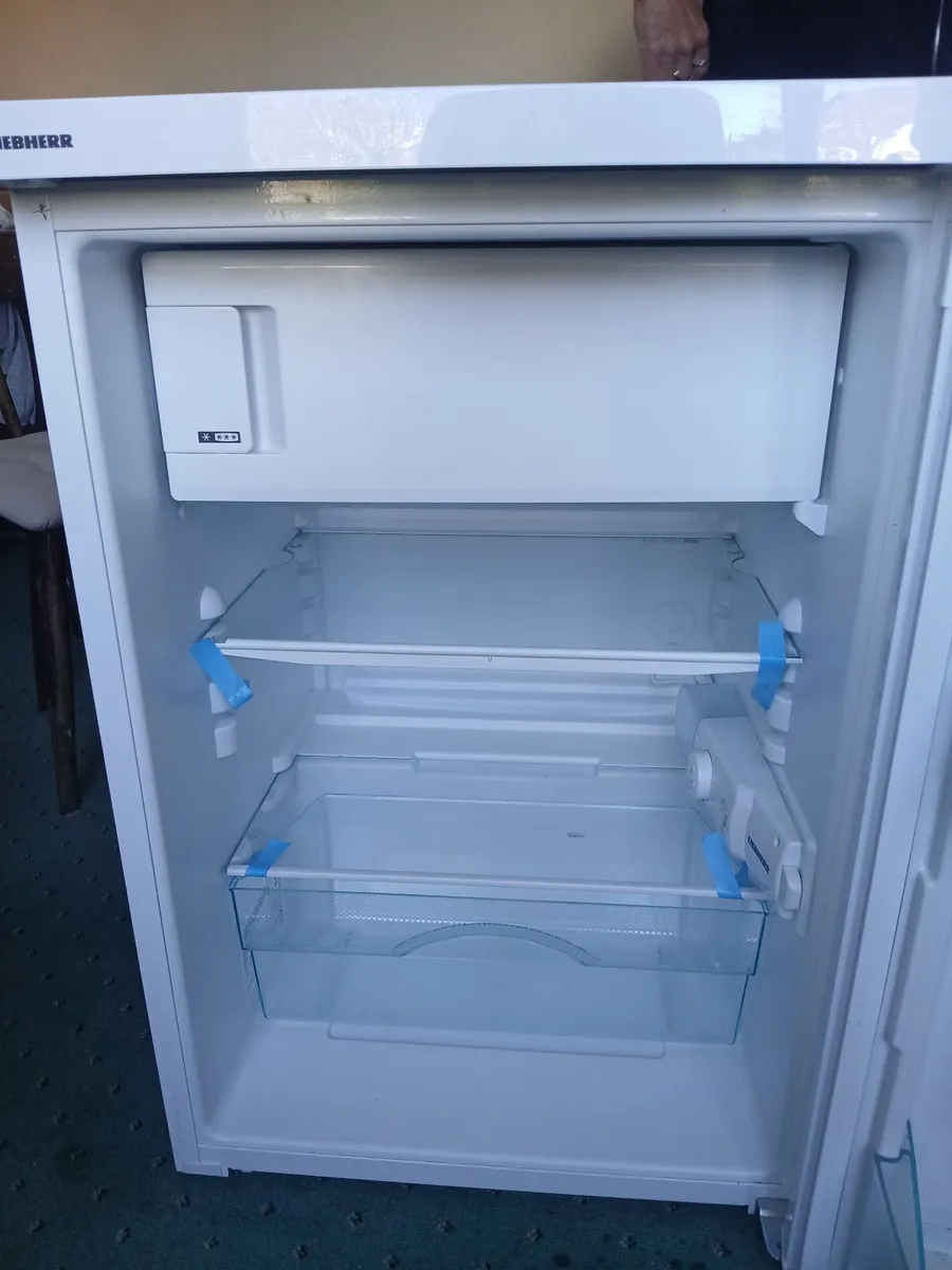 Liebherr Under counter fridge - Image 2