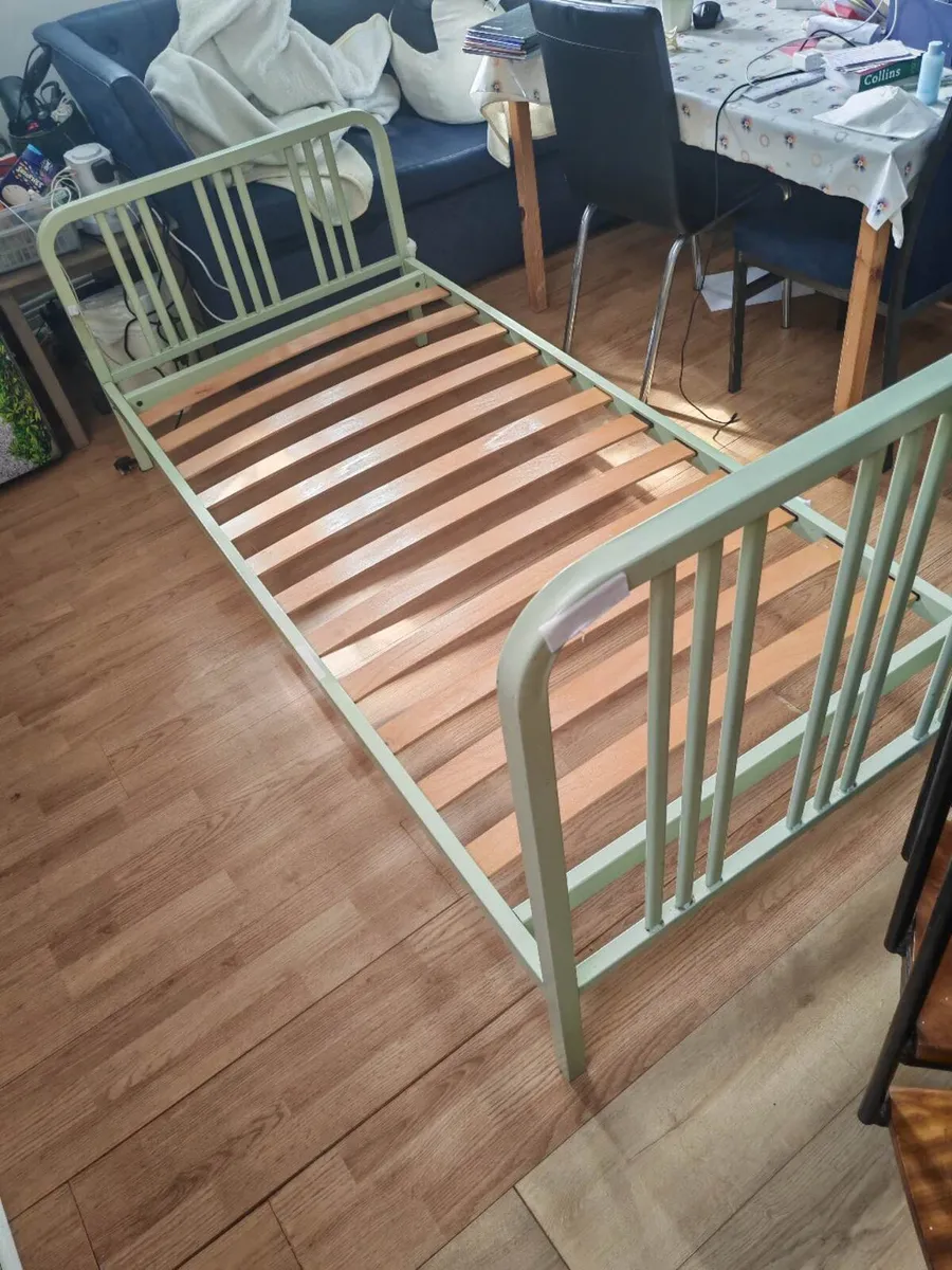 Single Bed - Image 2