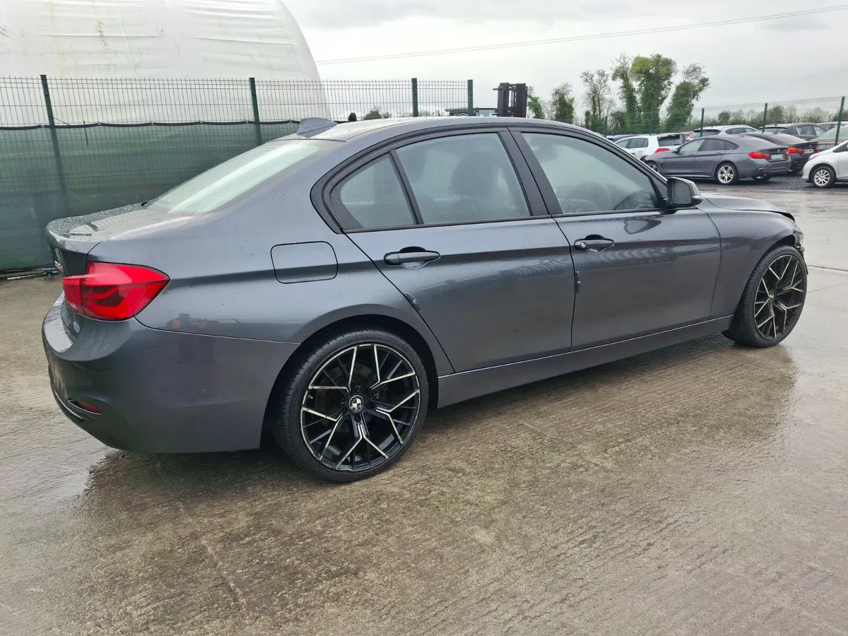 172 BMW 318D Automatic - Image 3
