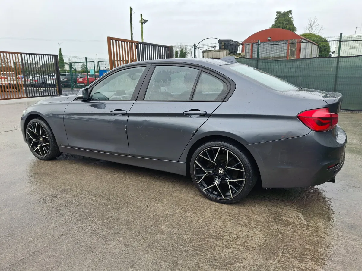 172 BMW 318D Automatic - Image 4