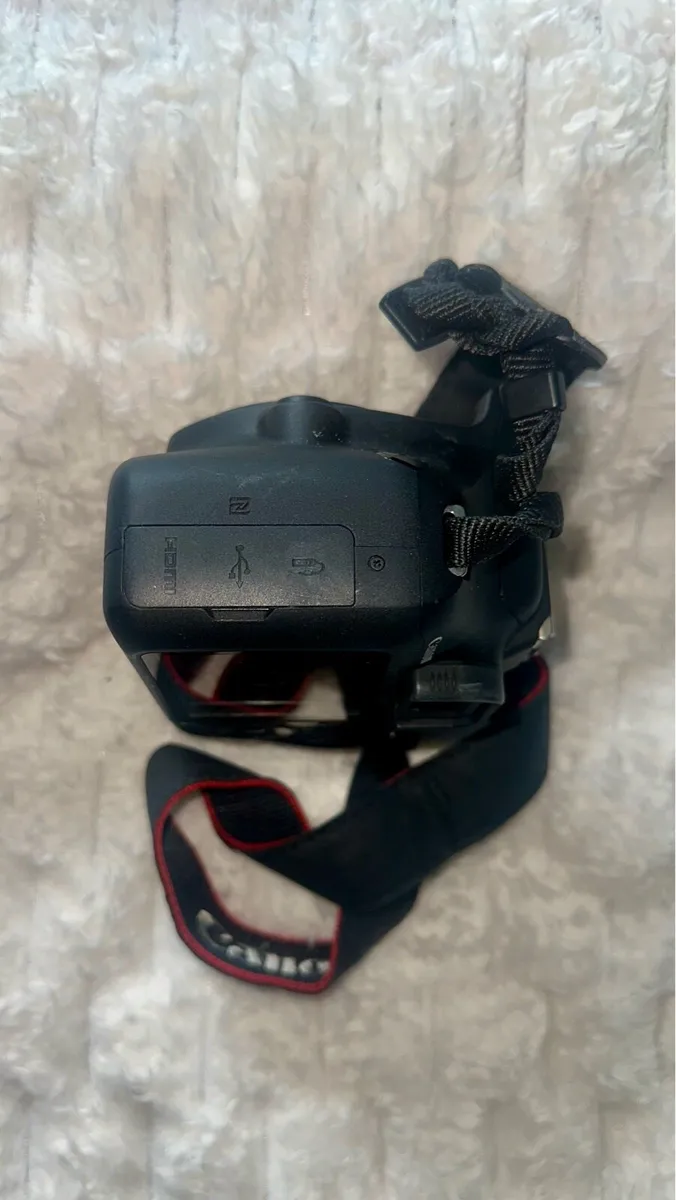 Canon EOS DSLR 2000D Camera Body, Black - Image 4