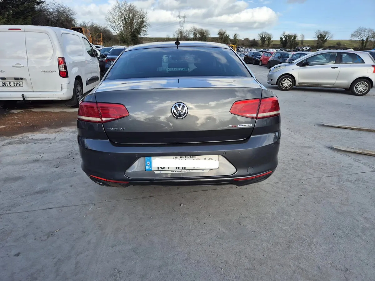 2017 Volkswagen Passat *For Parts - Image 2