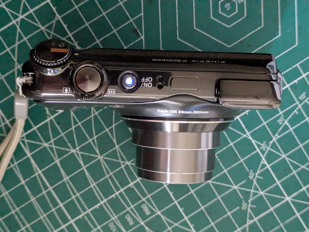 Fujifilm F300EXR 12MP SuperCCD🌈 compact 📸 - Image 4