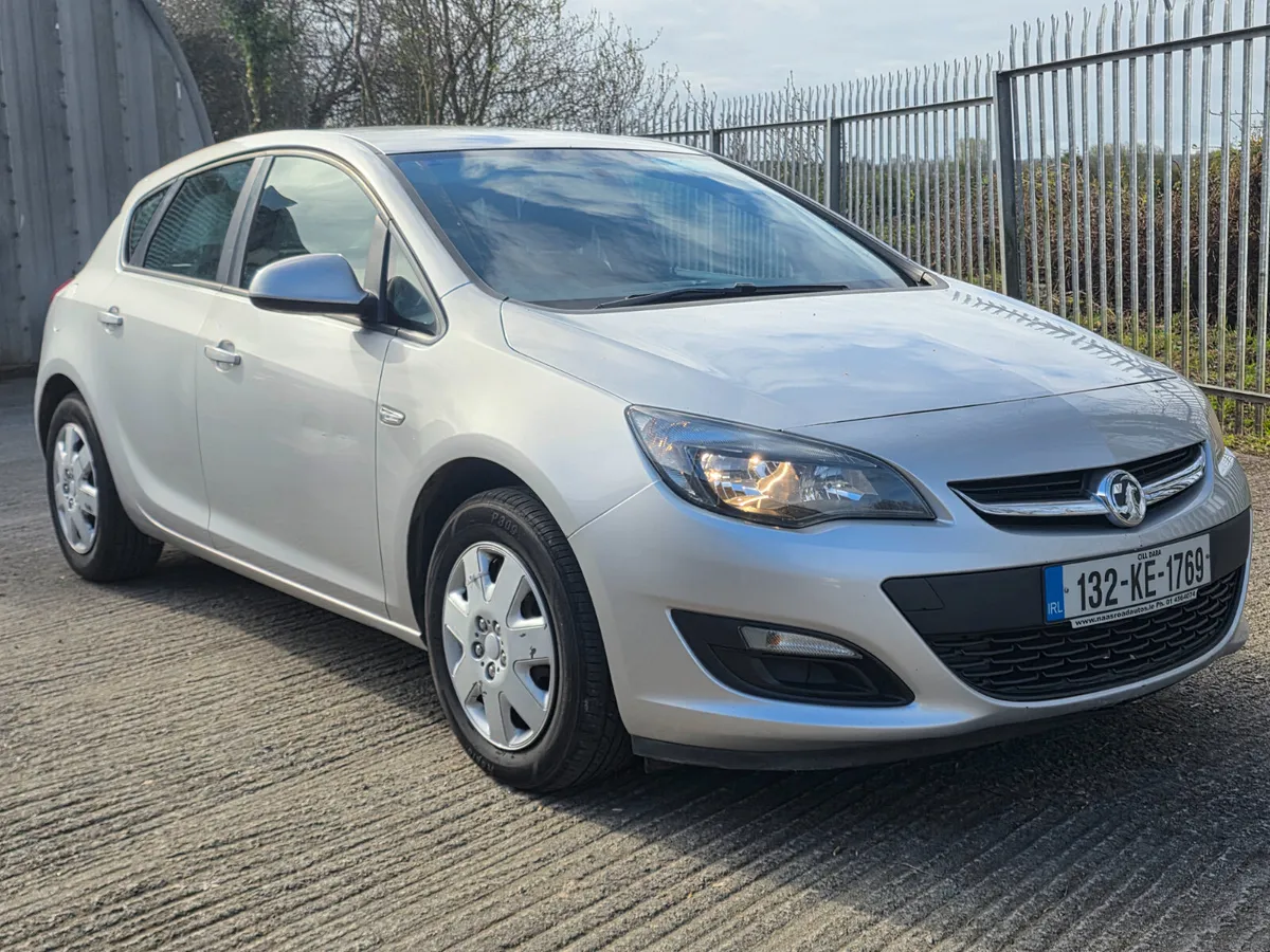 2013 VAUXHALL ASTRA - Image 1