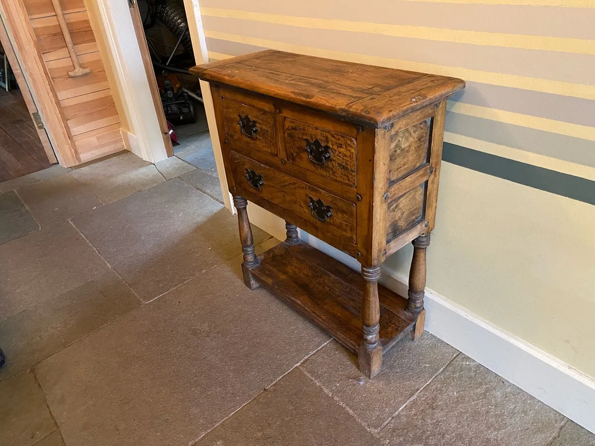 Console table - Image 1