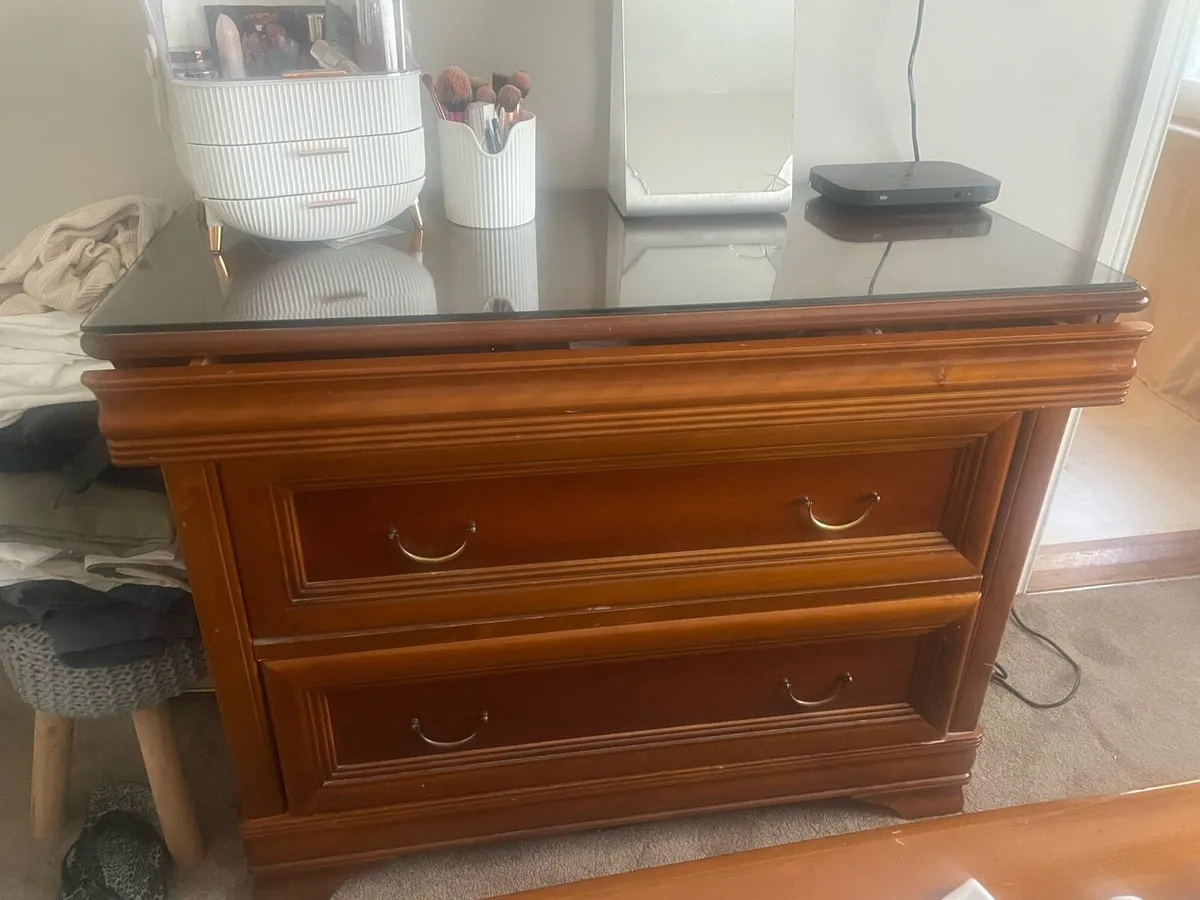 Vanity unit and mirror - Image 3