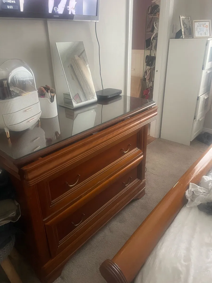 Vanity unit and mirror - Image 4