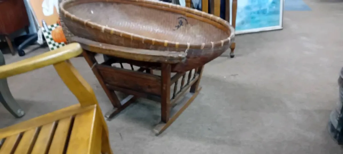 Antique Oriental Wicker Baby's Crib - Image 2