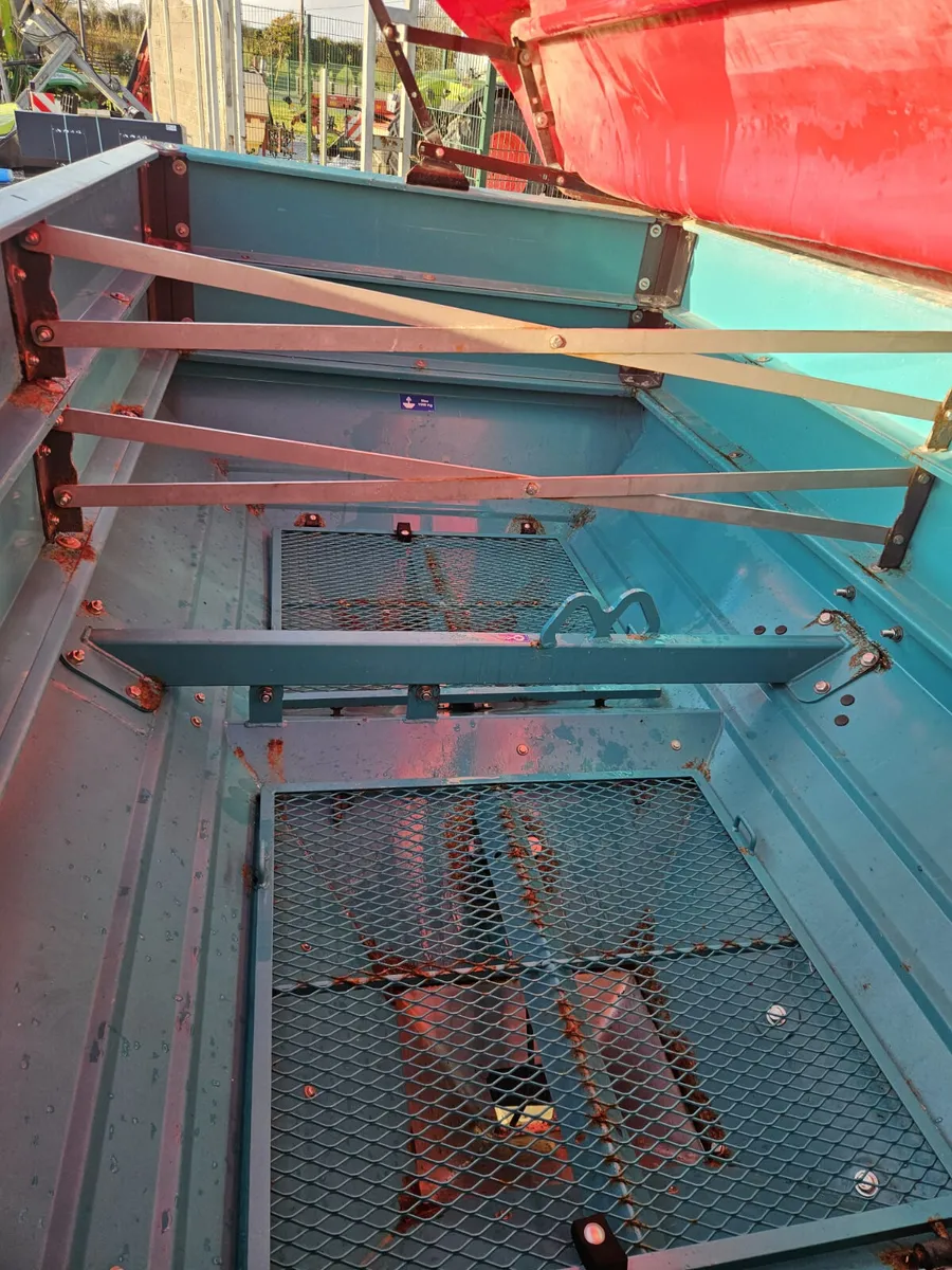 SULKY DX20 2TON Fertilizer Spreader - Image 3