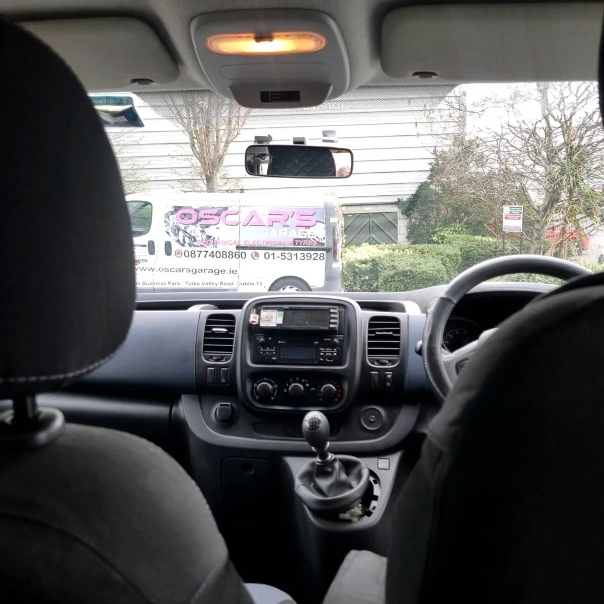 Vivaro 9 seater wav - Image 3