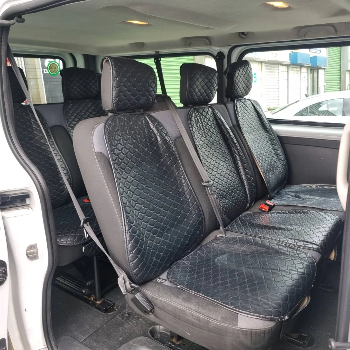 Vivaro 9 seater wav - Image 4