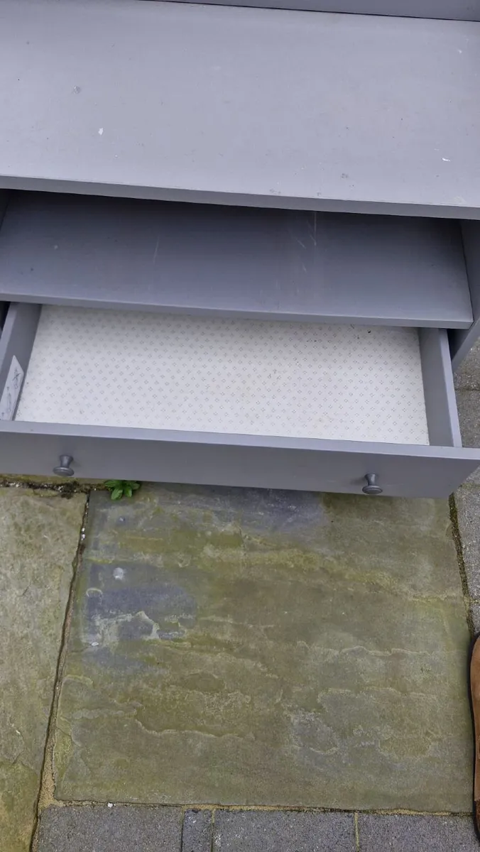 TV unit FREE to take away - Image 3