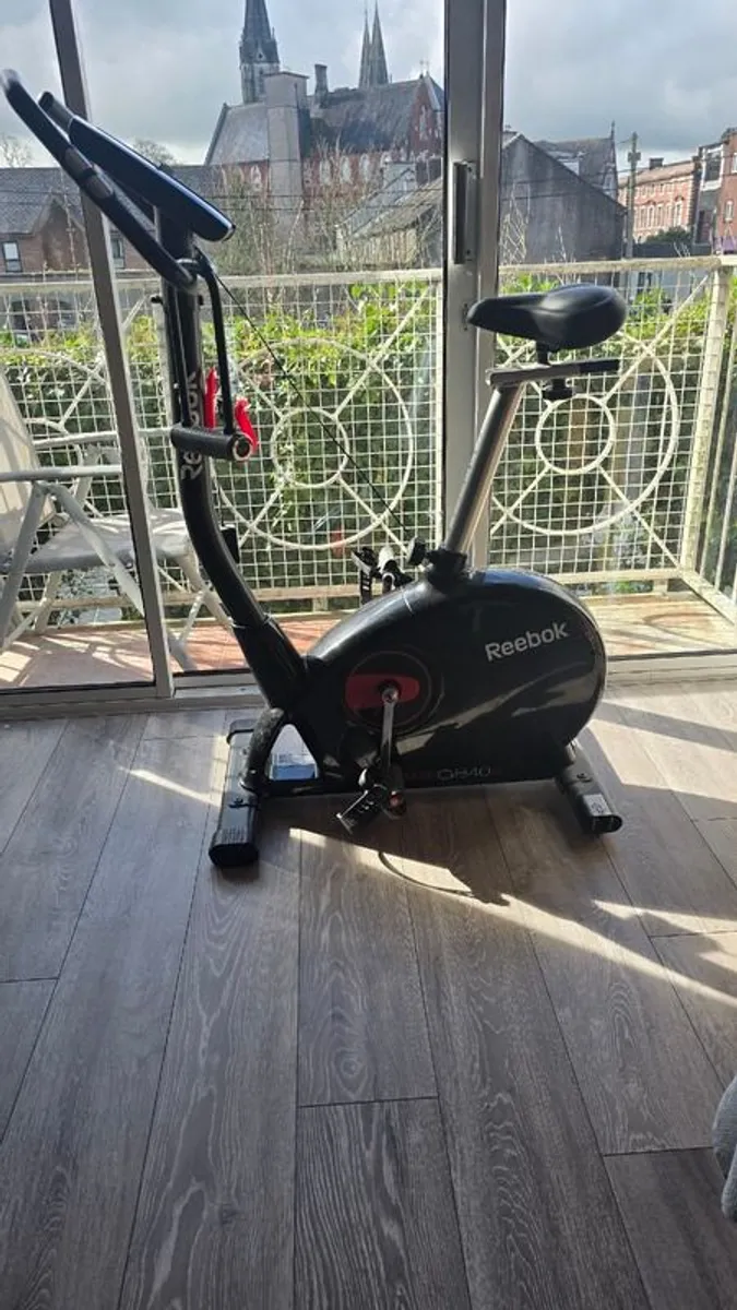 Reebok GB40s Electronic Exercise Bike