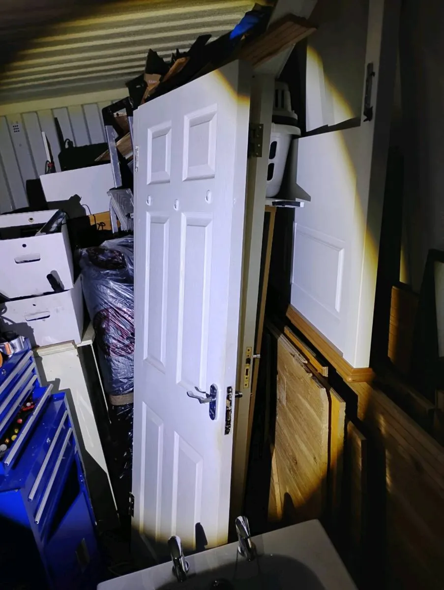 Free 4X White doors 2X Glass doors - Image 2