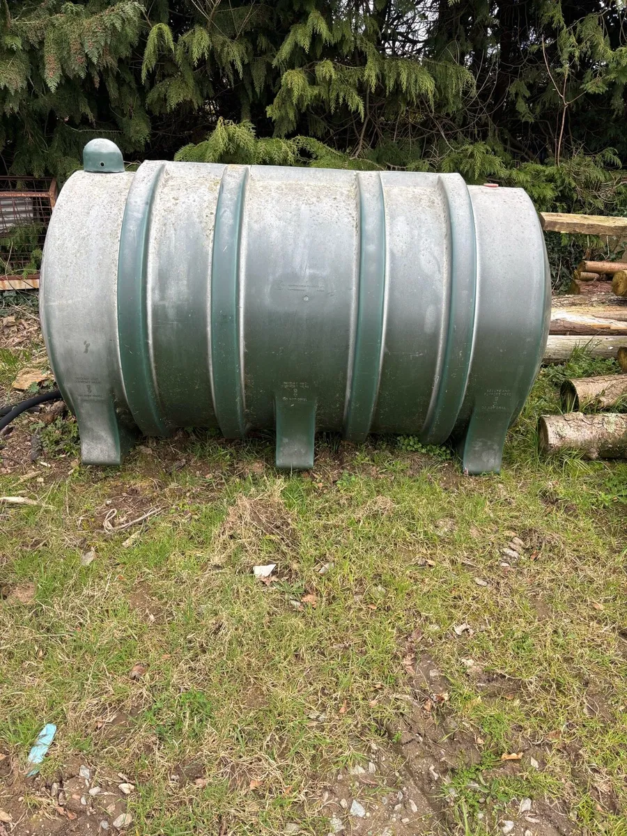 Oil tank