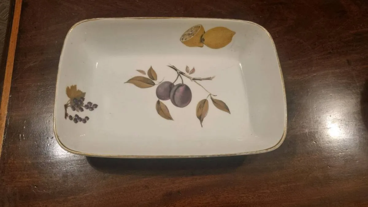 Vintage Royal Worcester Baking Dish - Image 1