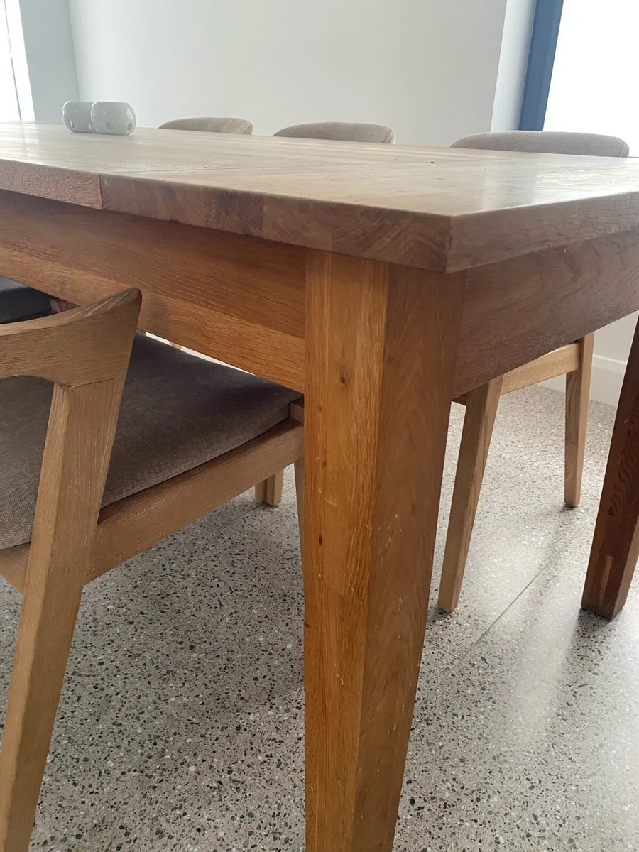 Solid oak dining table - Image 2