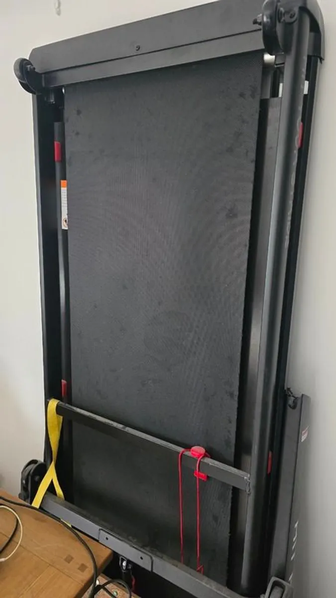 Hit Fitness H4 Treadmill Excellent Condition - Image 1