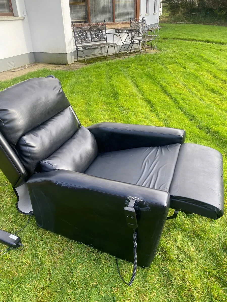 Electric Riser Recliner Mobility Chair - Image 2