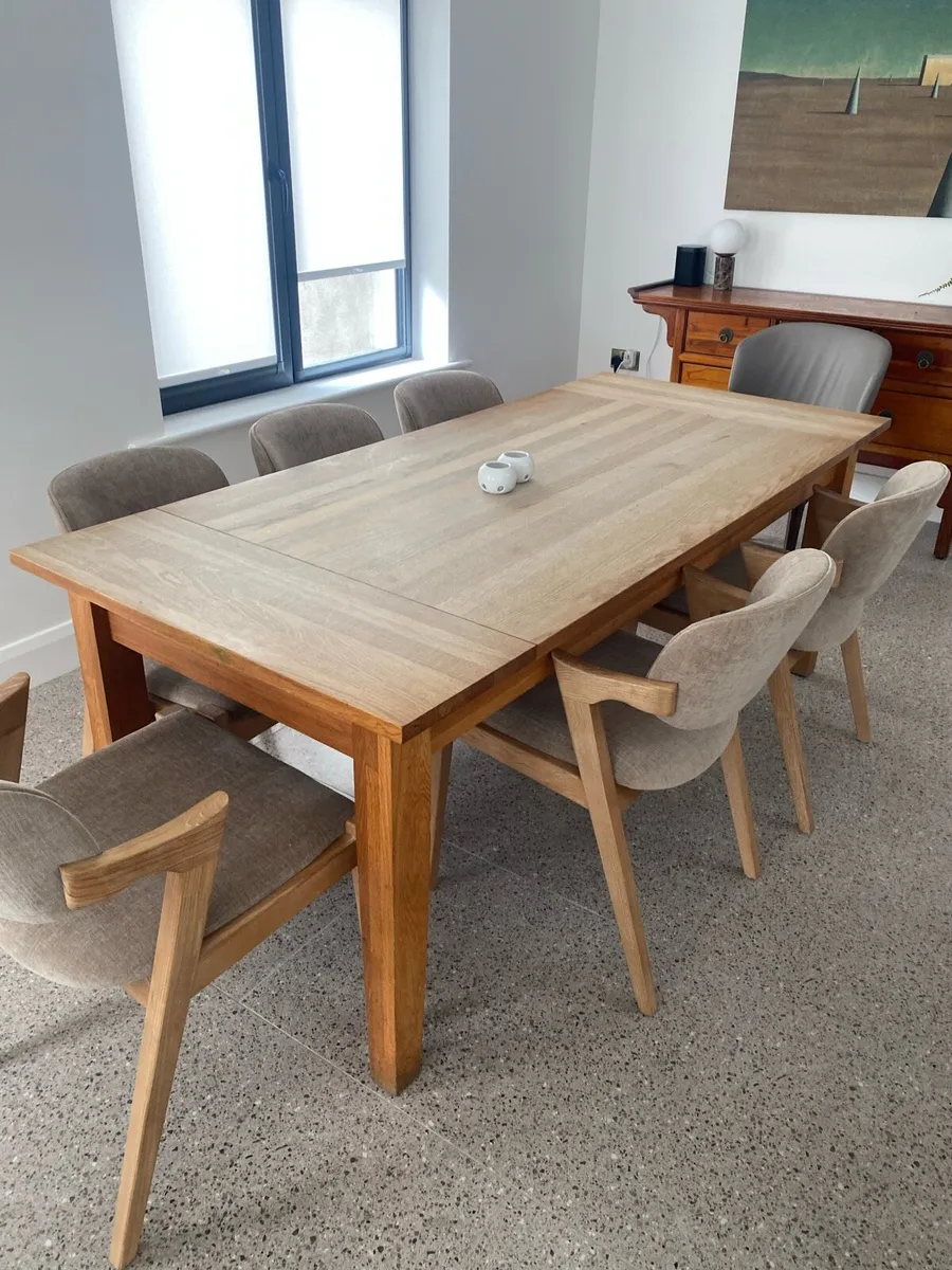 Solid oak dining table - Image 3