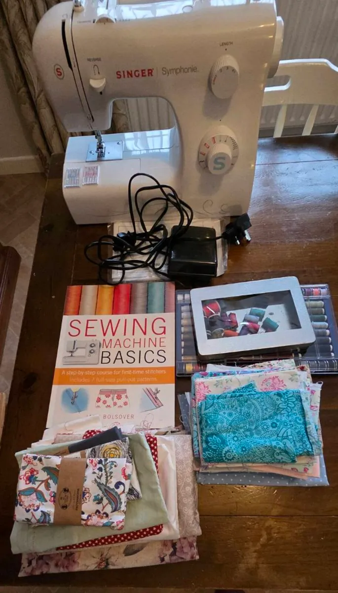 Sewing machine - Image 2