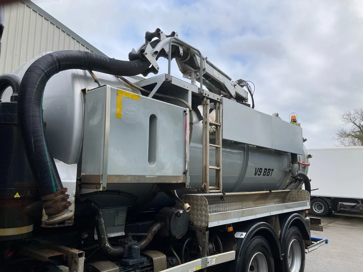 Tipping combi sludge tank - Image 1