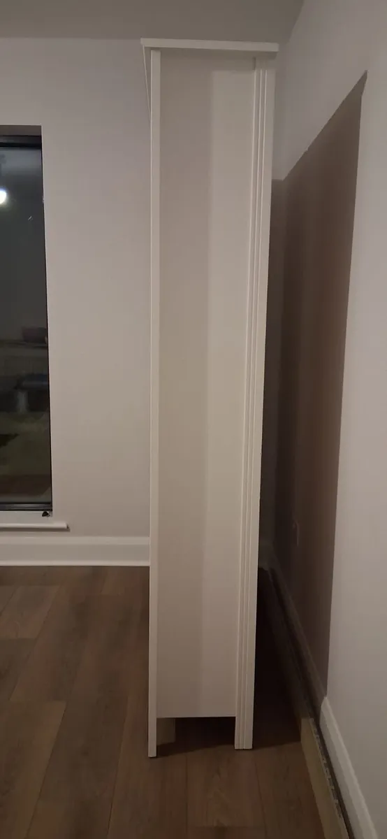 Book shelf - Image 3