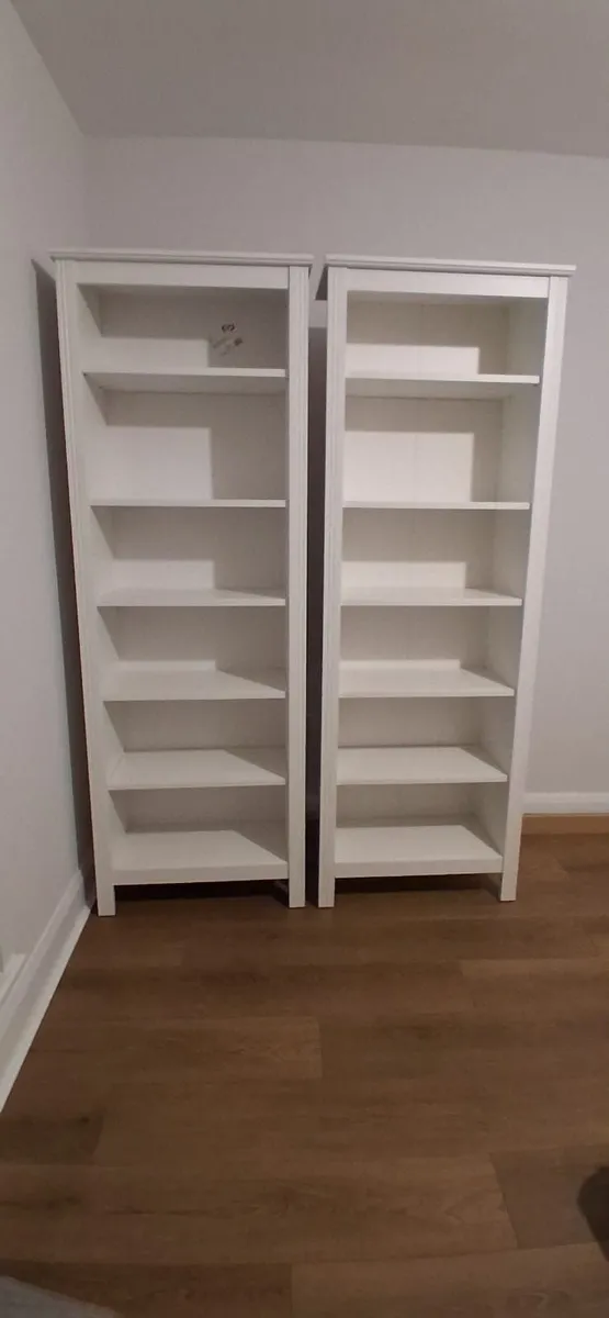 Book shelf - Image 1