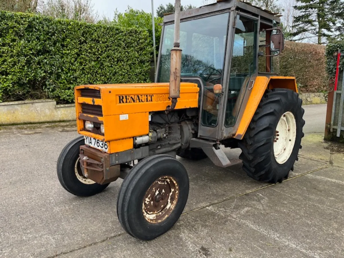 Renault 651 S 2wd Tractor - Image 1