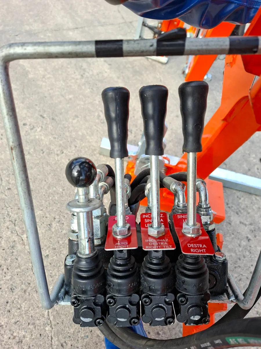 Rinieri BRM 120 finger bar hedge trimmer - Image 4