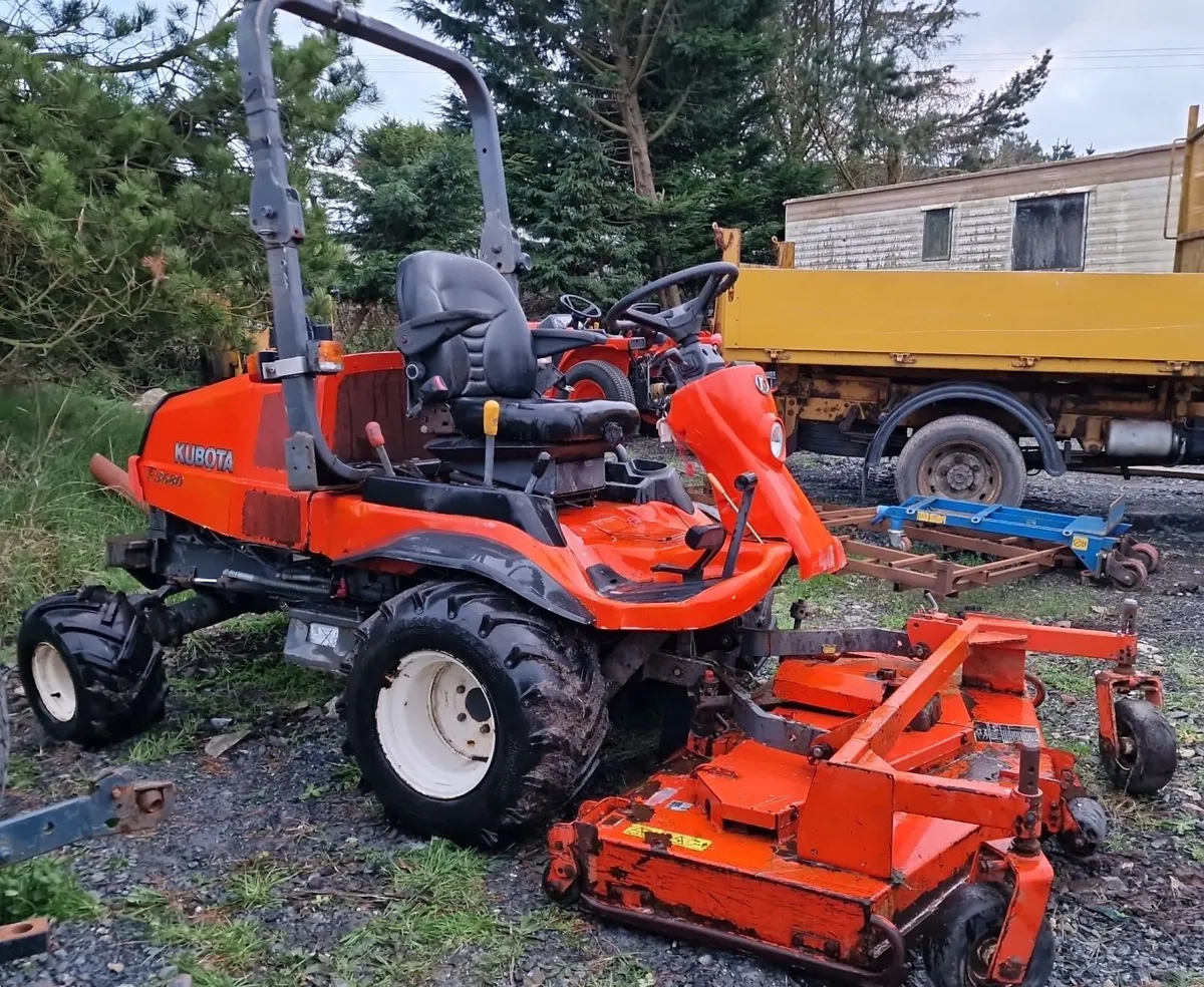 Kubota F3680 ride on mower lawnmower - Image 2