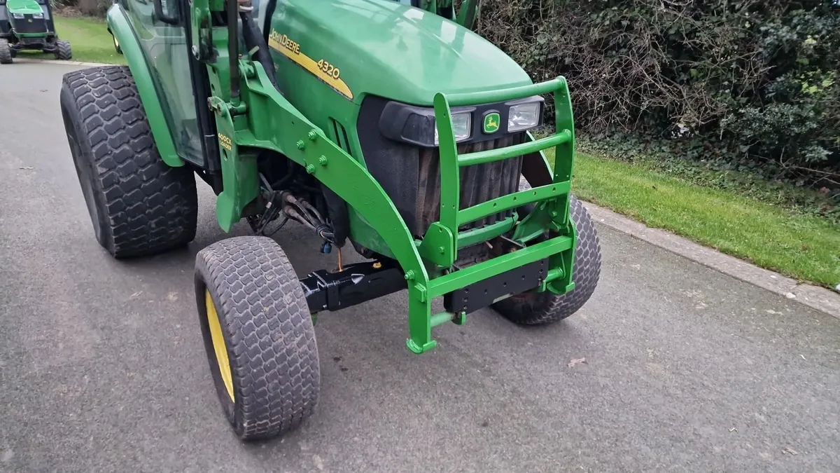 John Deere 50hp Compact Tractor with Loader - Image 4