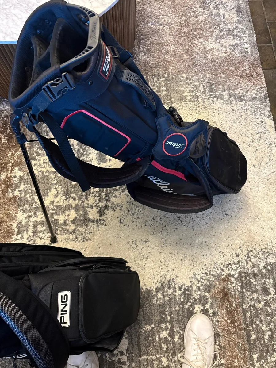 Titleist Players 4 Stand Bag - Image 2