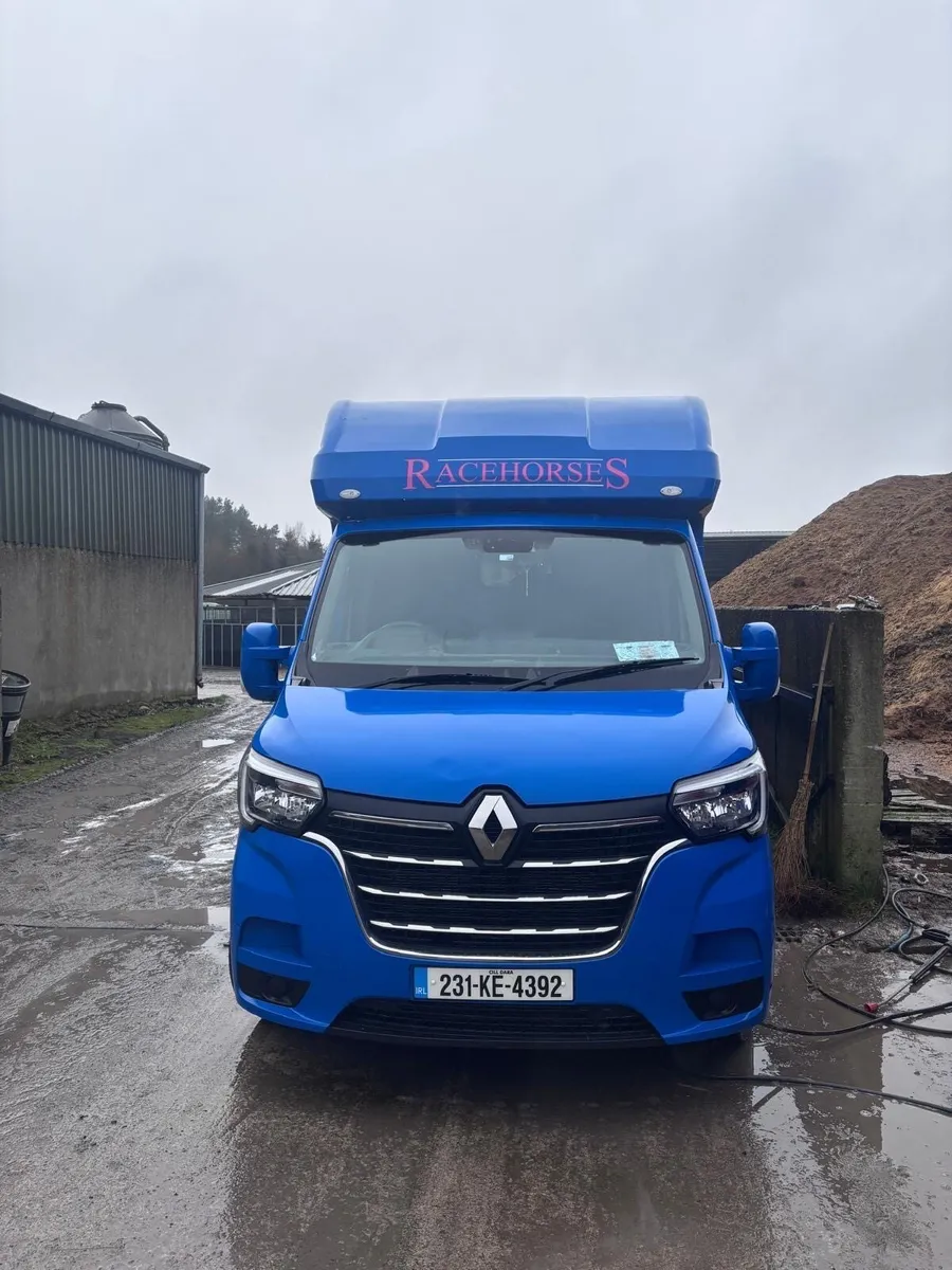 2023 Renault Horse 2box - Image 1