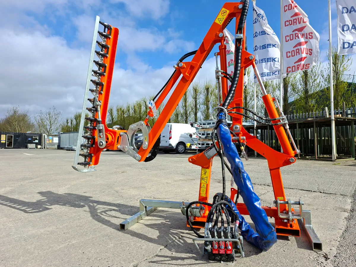 Rinieri BRM 120 finger bar hedge trimmer - Image 1