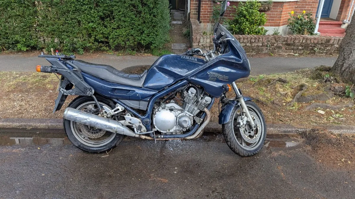 Yamaha & Suzuki Accessories.  XJ 900 FOR PARTS - Image 1