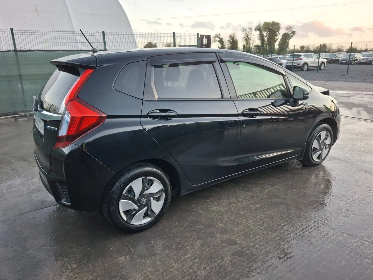 2015 Honda Fit Hybrid Automatic - Image 3