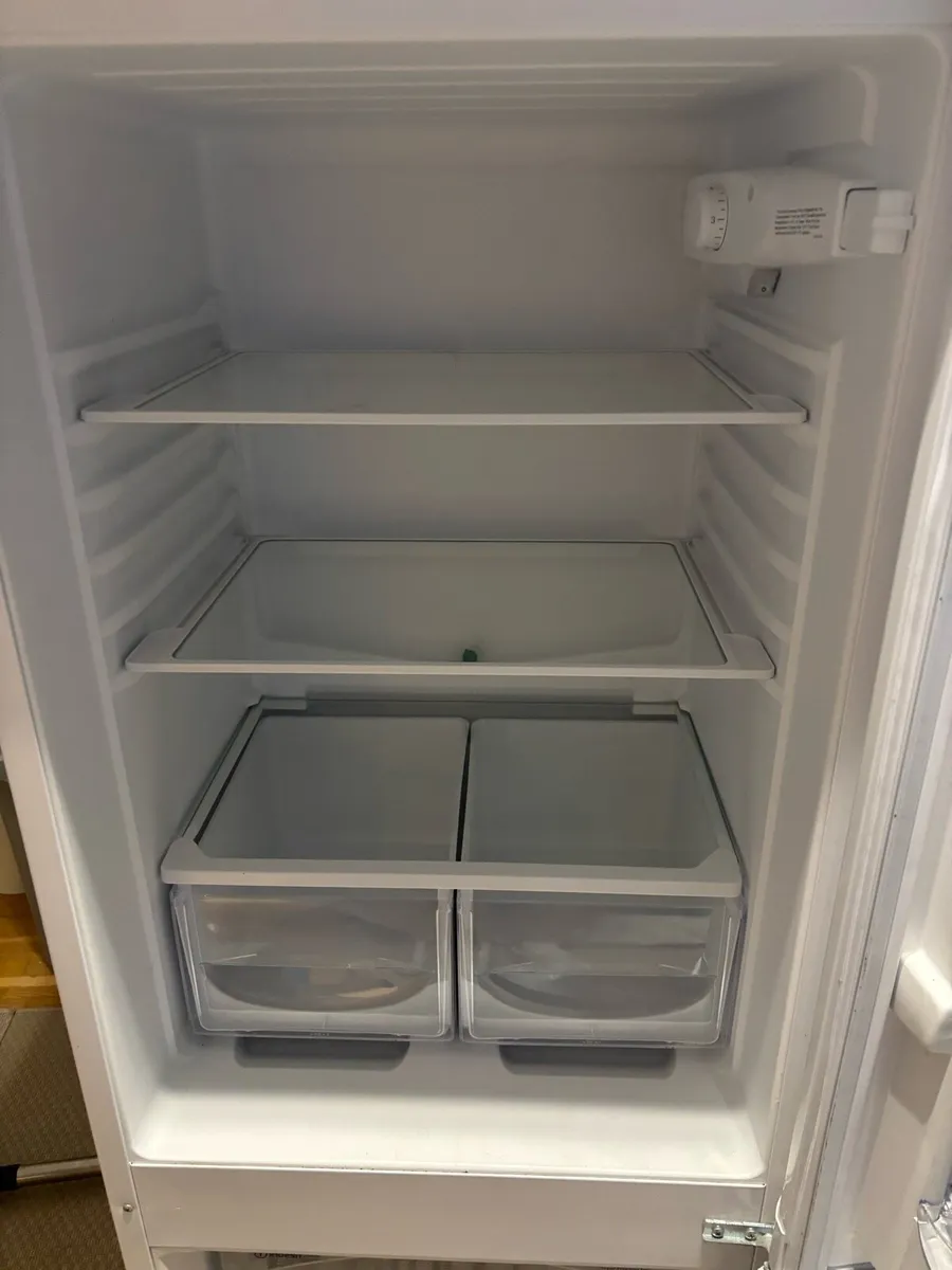 Indesit Dual Fridge Freezer 30/70 - Image 3