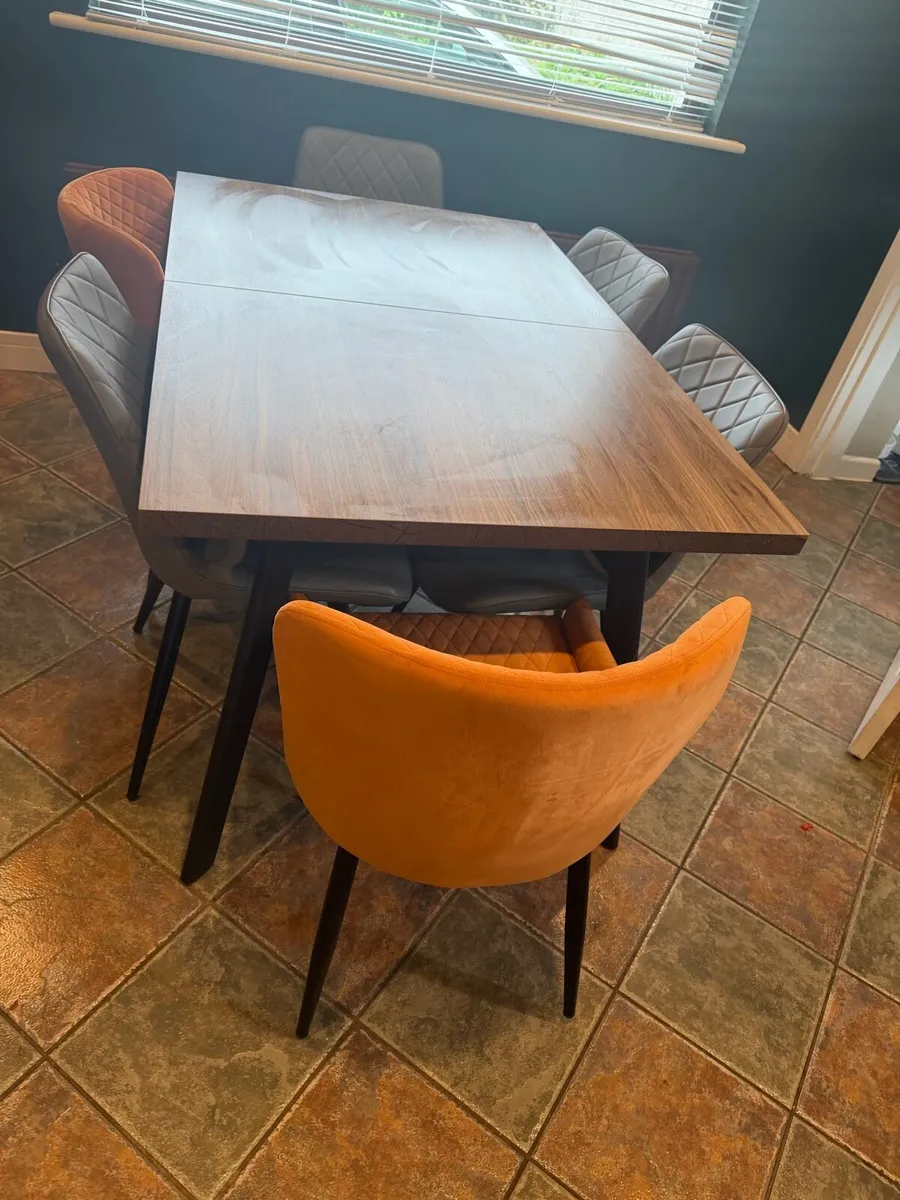 Kitchen table - Image 2