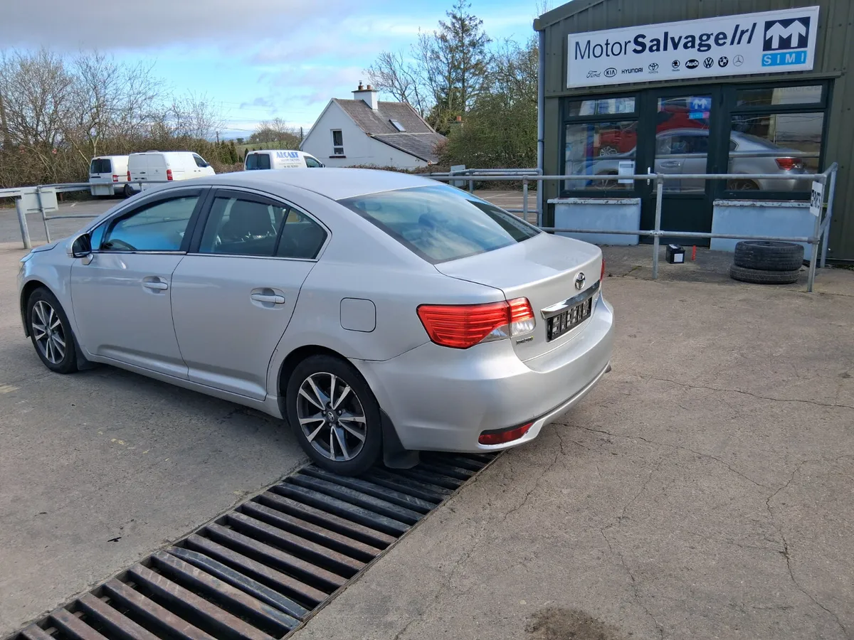 2014 TOYOTA AVENSIS (for parts only) - Image 2